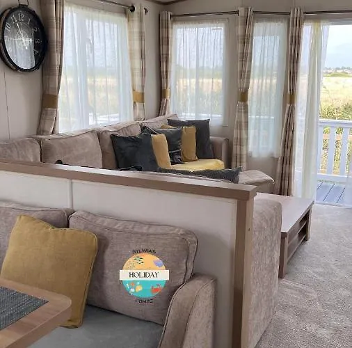 Field View - Martello Beach - Sylwia\'S Holiday Homes