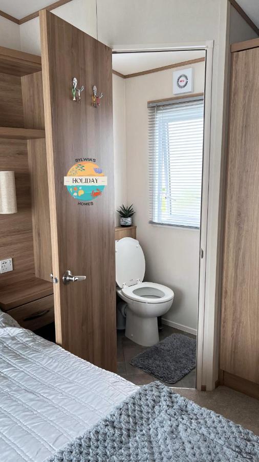 Field View - Martello - Sylwia's Homes Campsite Jaywick Sands