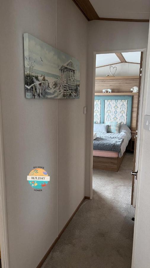 Field View - Martello - Sylwia's Homes Campsite *